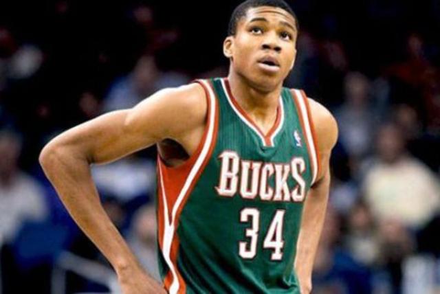 队友首圈打 队友首圈打